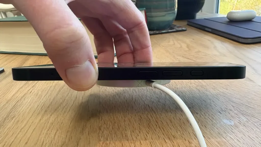 iPhone 16e